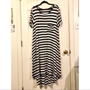 LuLaRoe Carly Dress - L